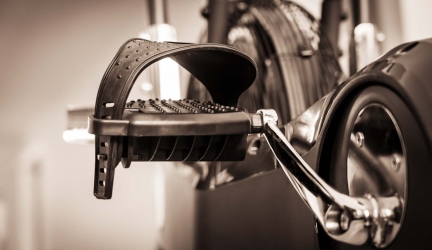 The Ultimate Pedal Showdown: Fixed vs. Freewheeling Pedals in Indoor Cycling